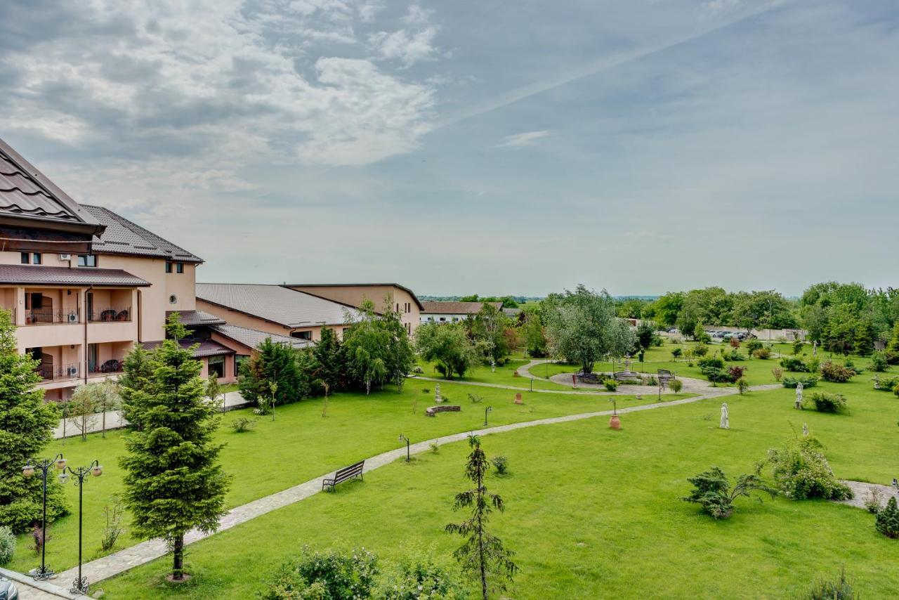 Club Insieme Grand Resort Potlogi Esterno foto