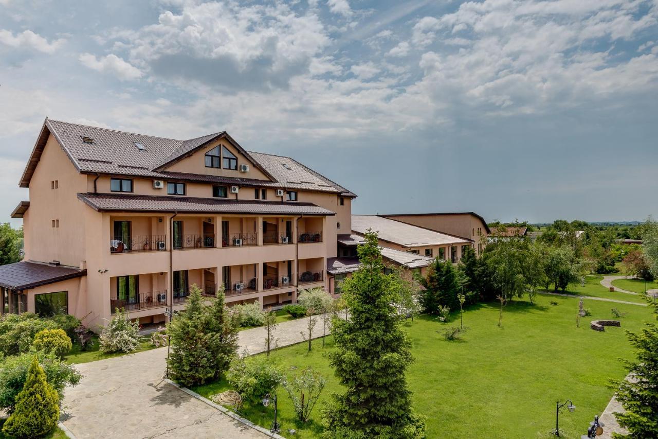 Club Insieme Grand Resort Potlogi Esterno foto