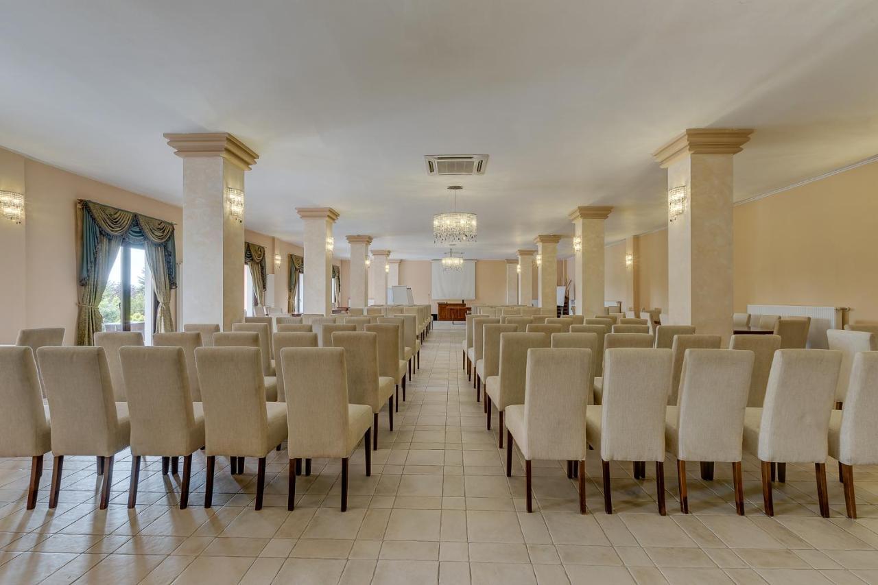 Club Insieme Grand Resort Potlogi Esterno foto