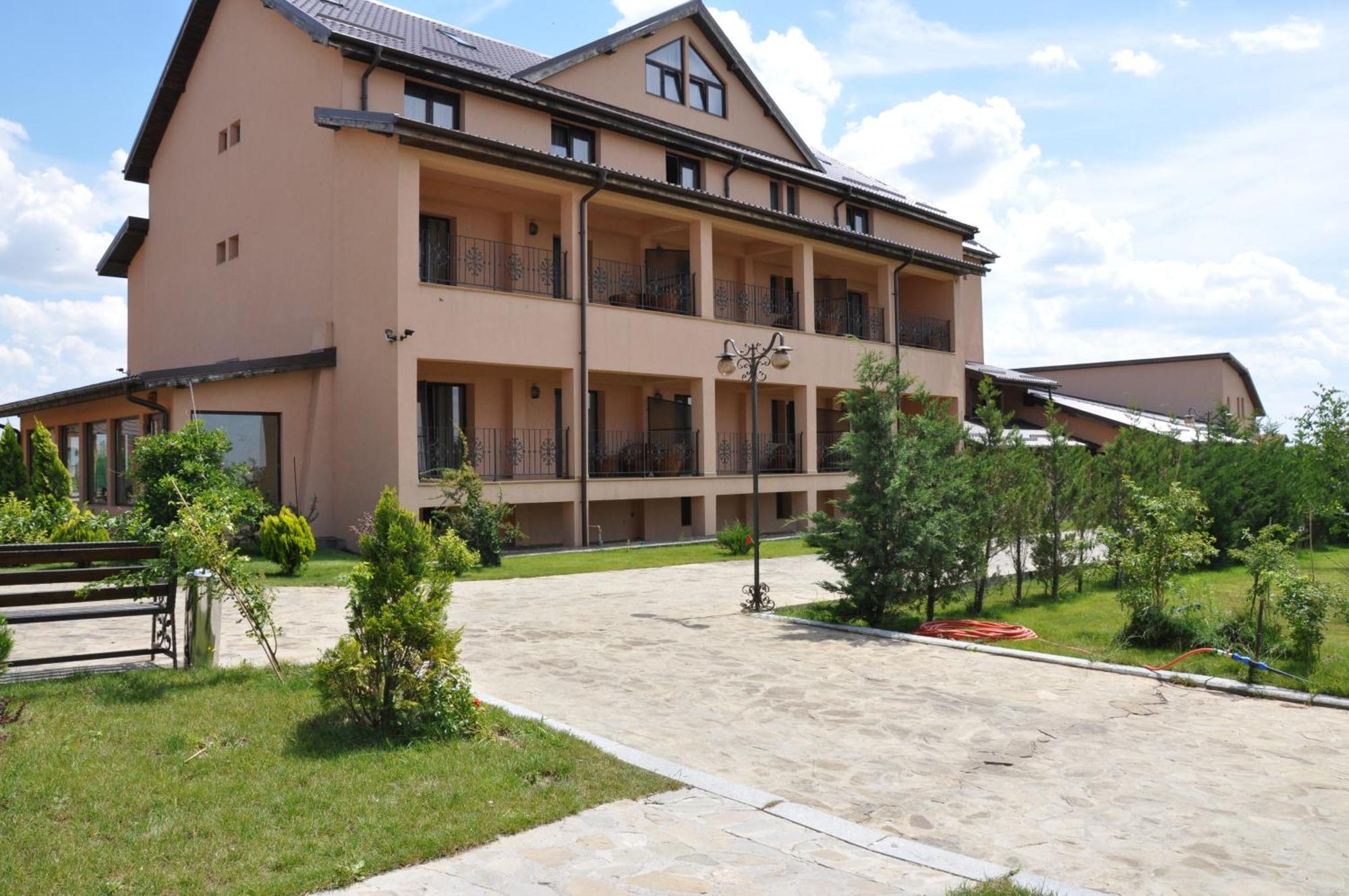 Club Insieme Grand Resort Potlogi Esterno foto